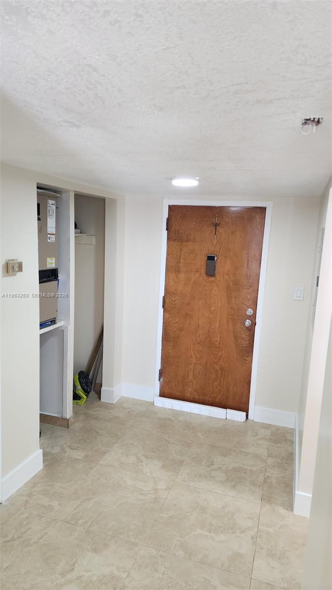 LUXURY CORAL LIVING CONDO - Residential