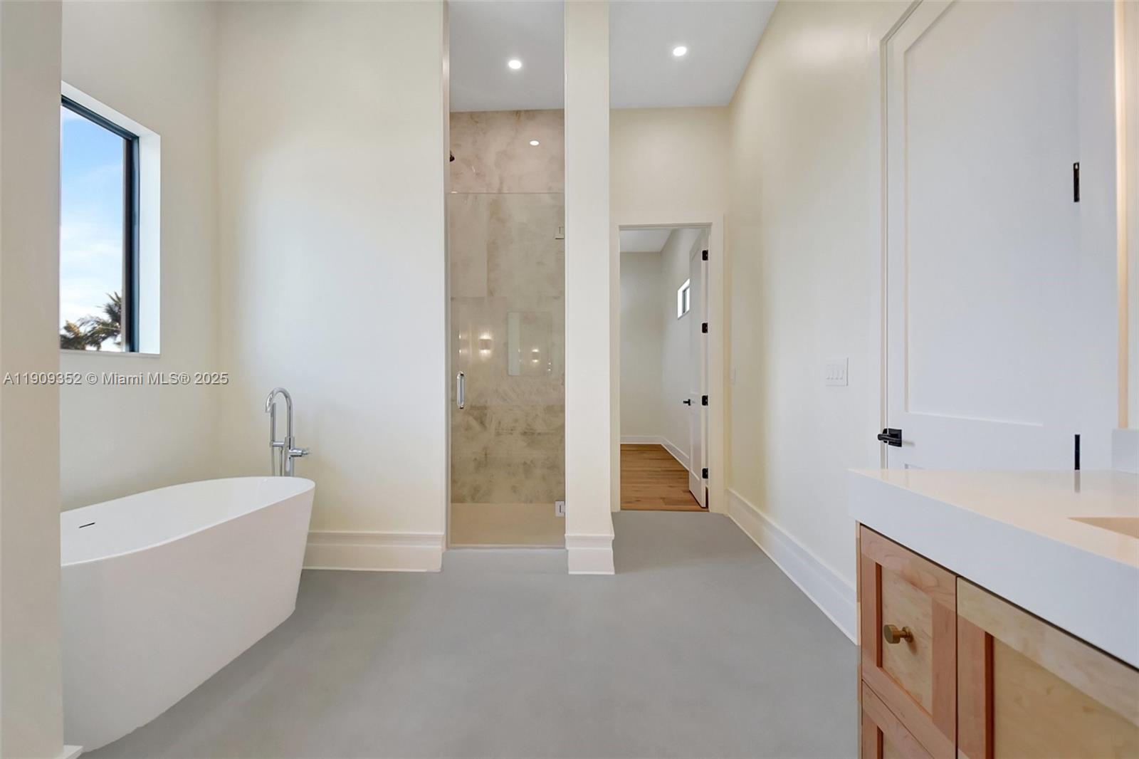 LAKEWOOD - Residential