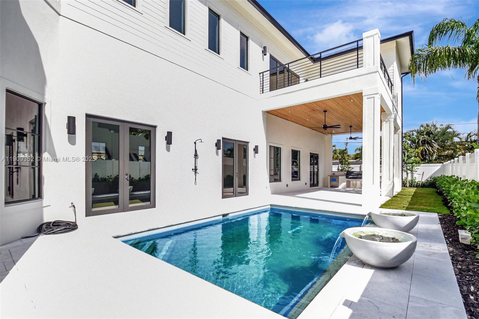 LAKEWOOD - Residential