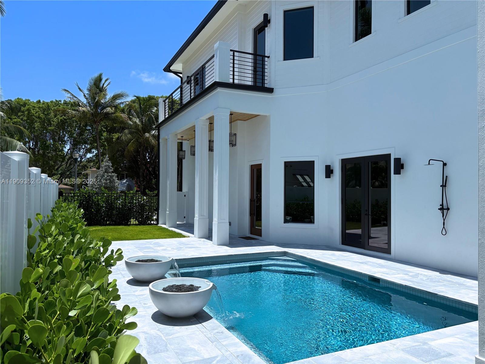 LAKEWOOD - Residential