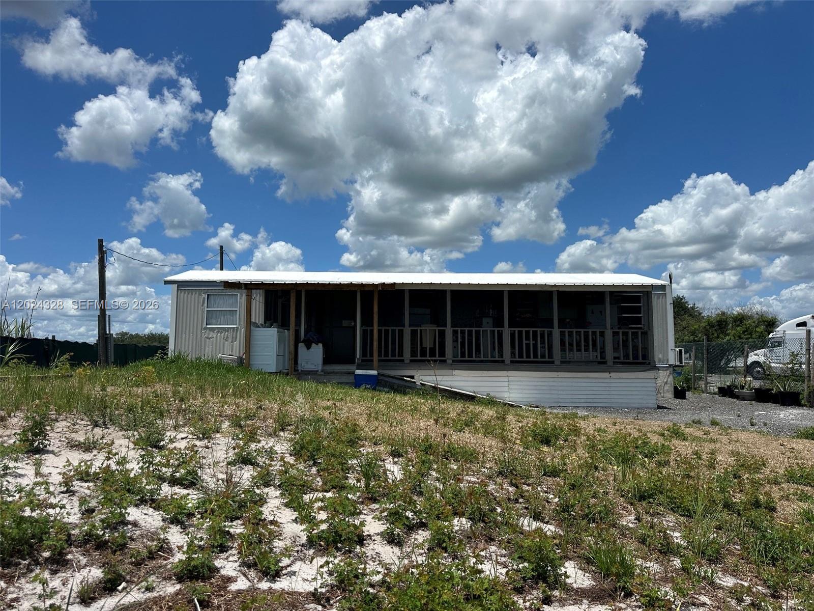 MONTURA RANCH - Residential