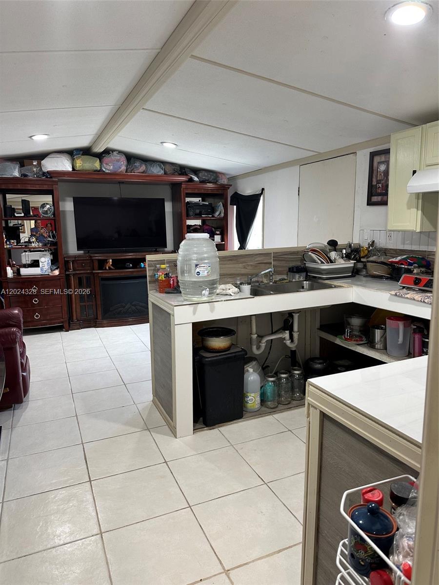 MONTURA RANCH - Residential