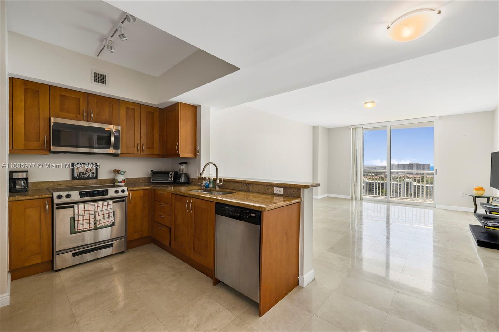 DUO CONDOMINIUM EAST - Residential