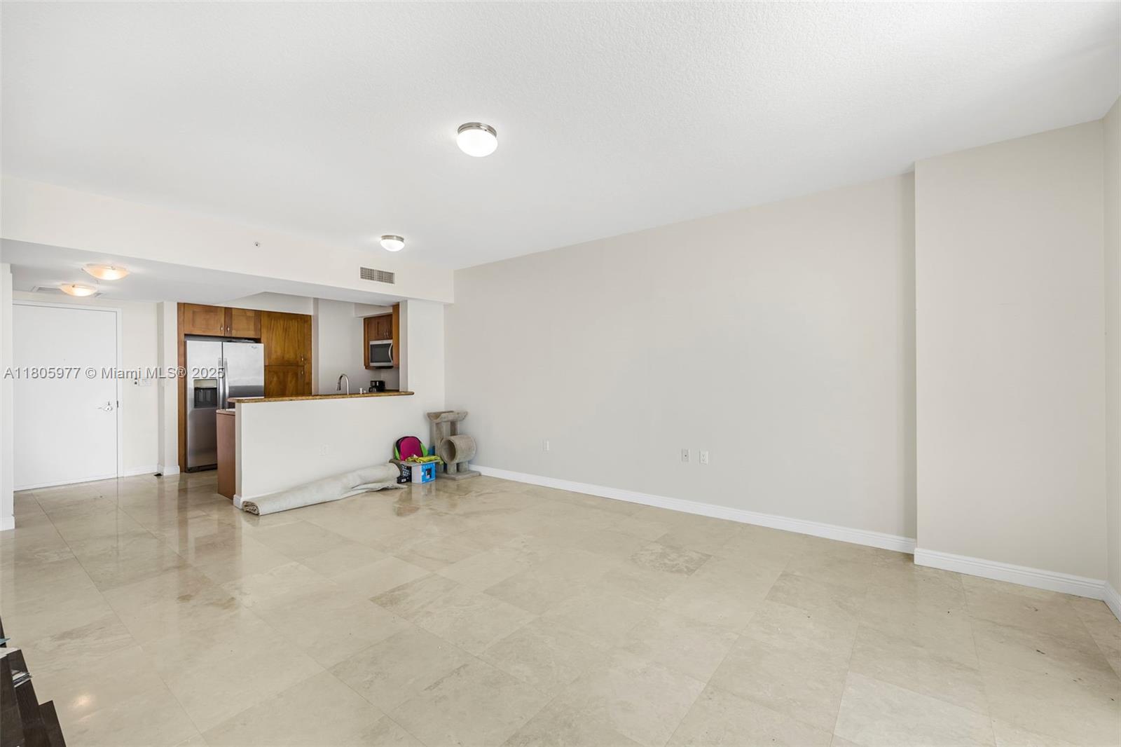 DUO CONDOMINIUM EAST - Residential
