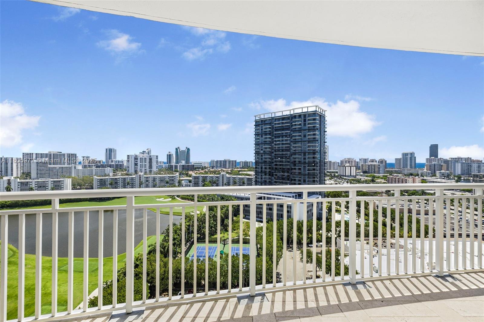 DUO CONDOMINIUM EAST - Residential