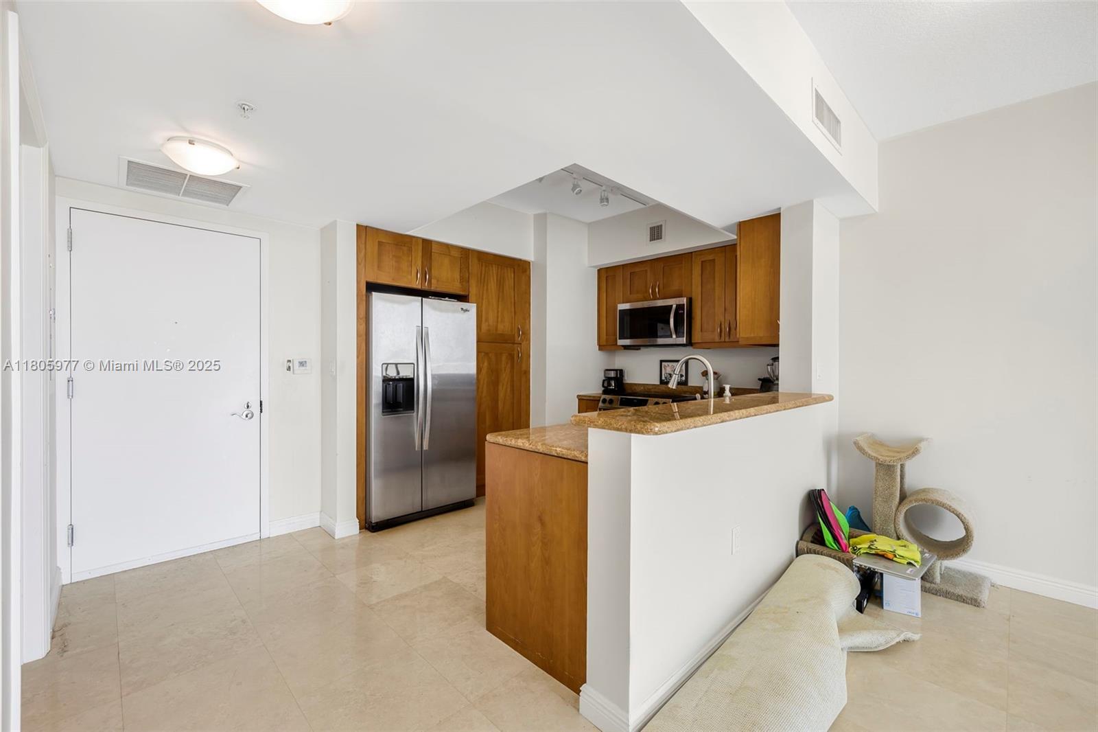 DUO CONDOMINIUM EAST - Residential