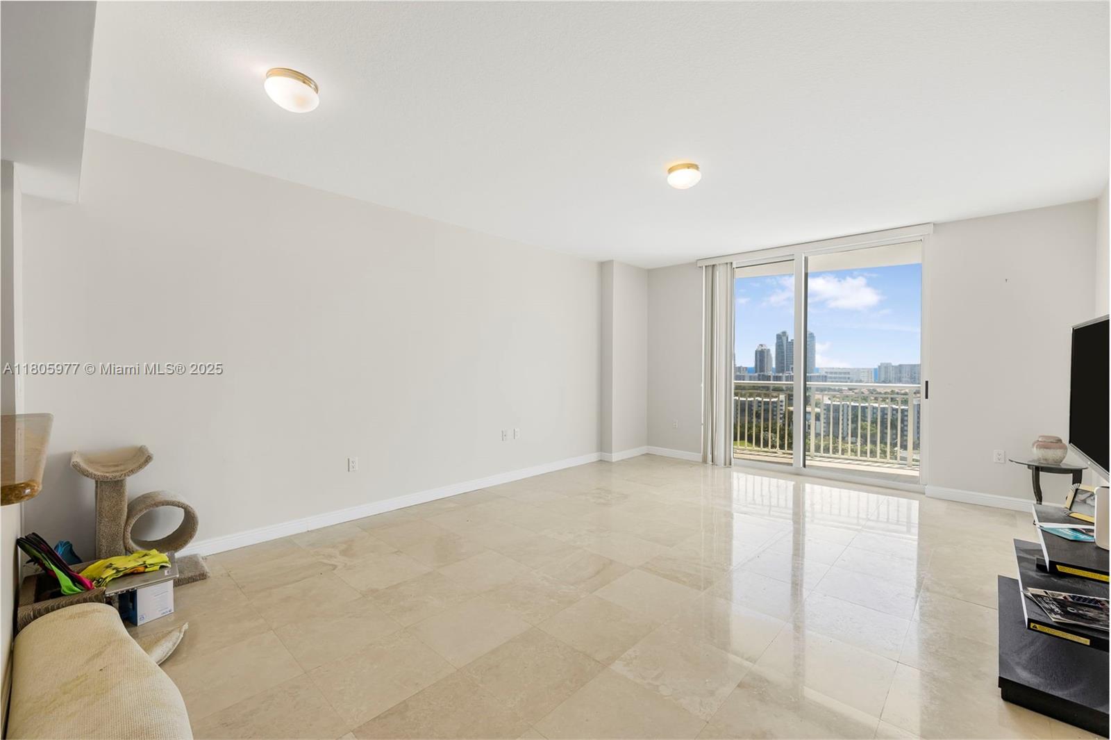 DUO CONDOMINIUM EAST - Residential
