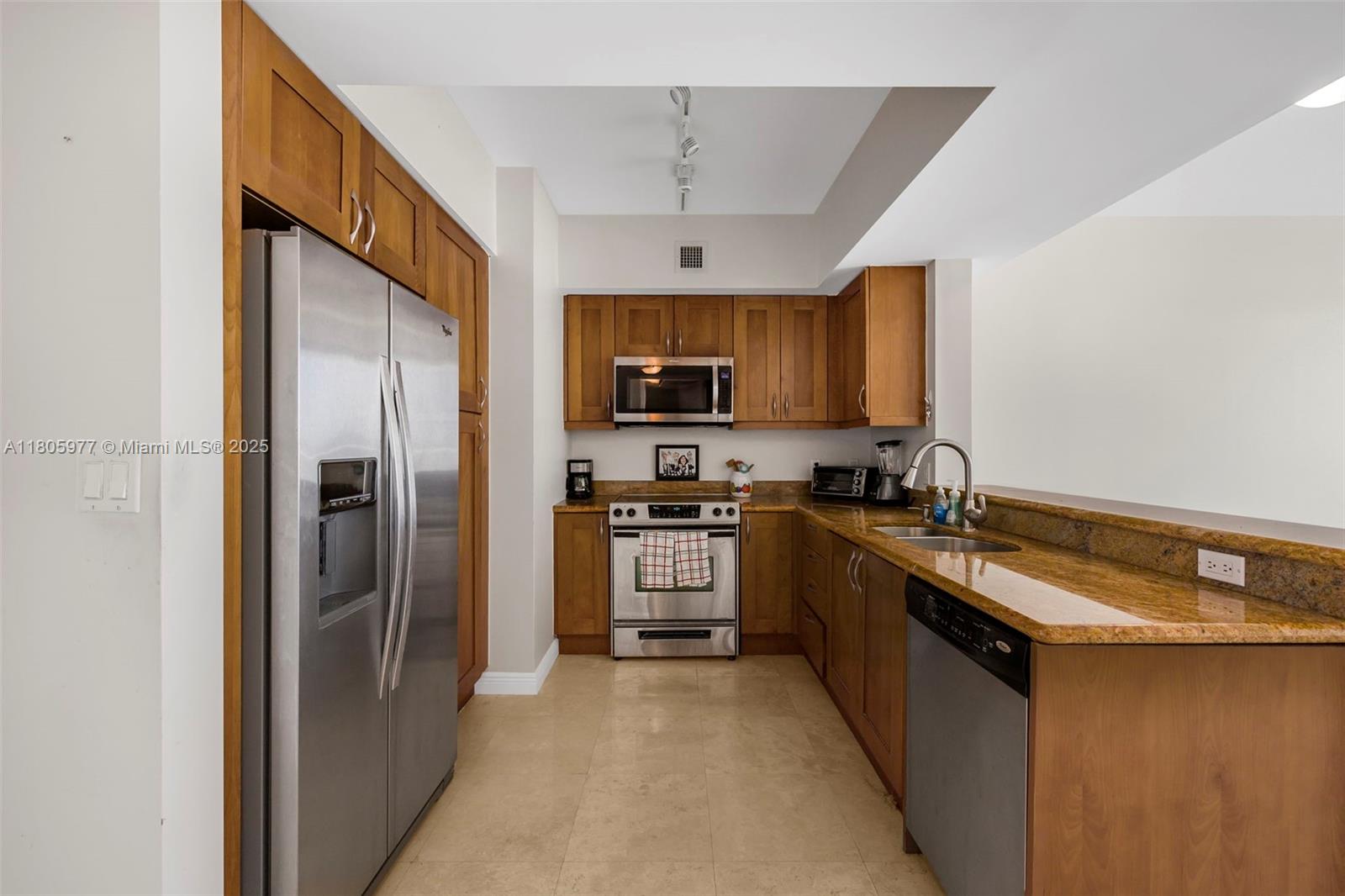 DUO CONDOMINIUM EAST - Residential