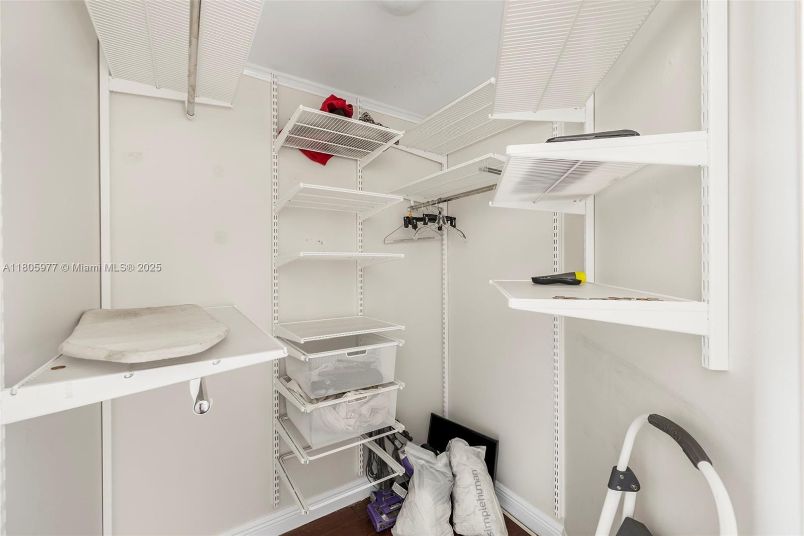 DUO CONDOMINIUM EAST - Residential