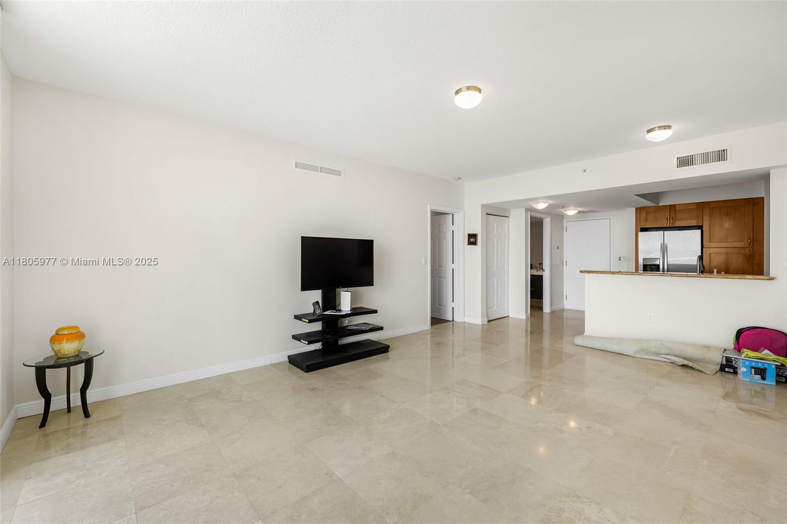 DUO CONDOMINIUM EAST - Residential