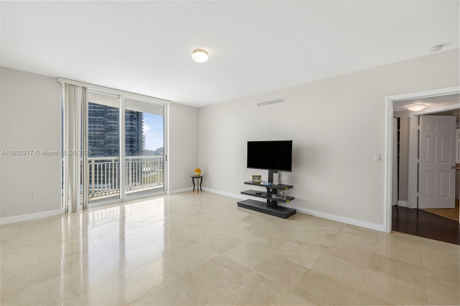 DUO CONDOMINIUM EAST - Residential