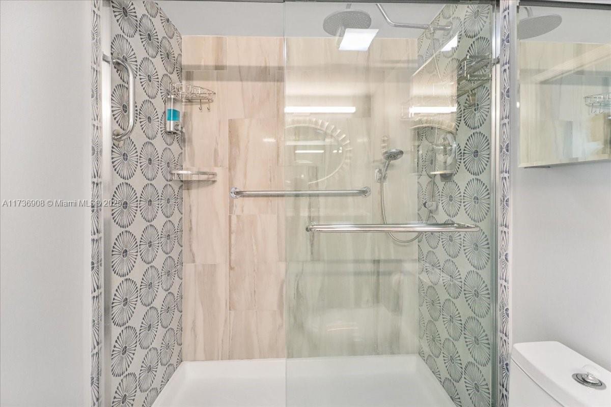 WINSTON TOWERS 500 CONDO - Residential