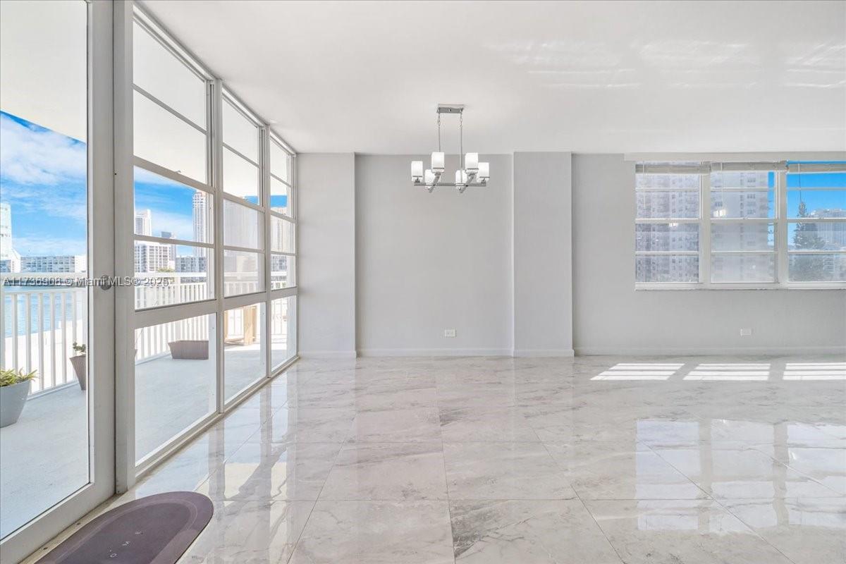 WINSTON TOWERS 500 CONDO - Residential