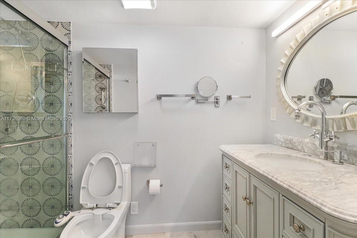 WINSTON TOWERS 500 CONDO - Residential