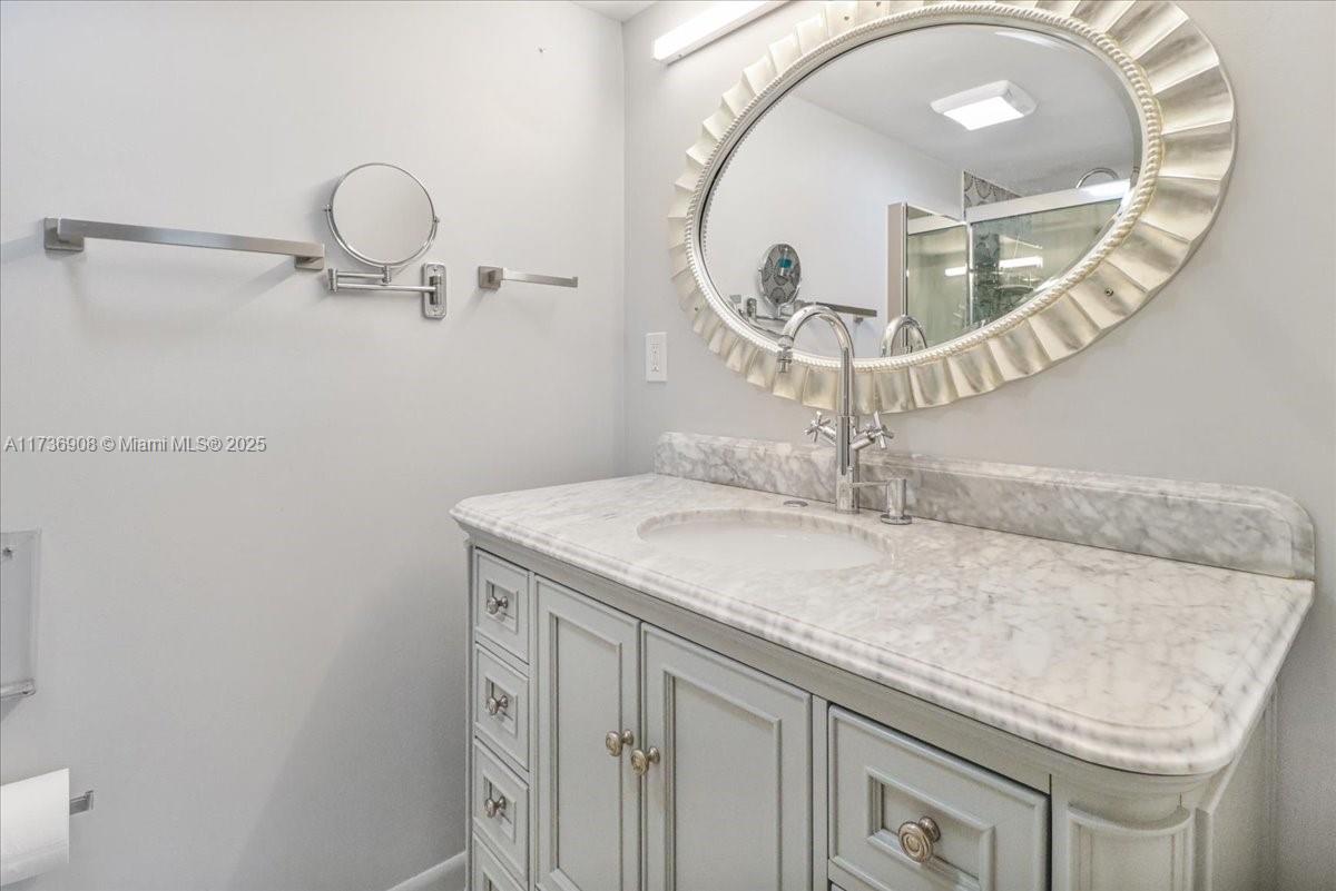 WINSTON TOWERS 500 CONDO - Residential