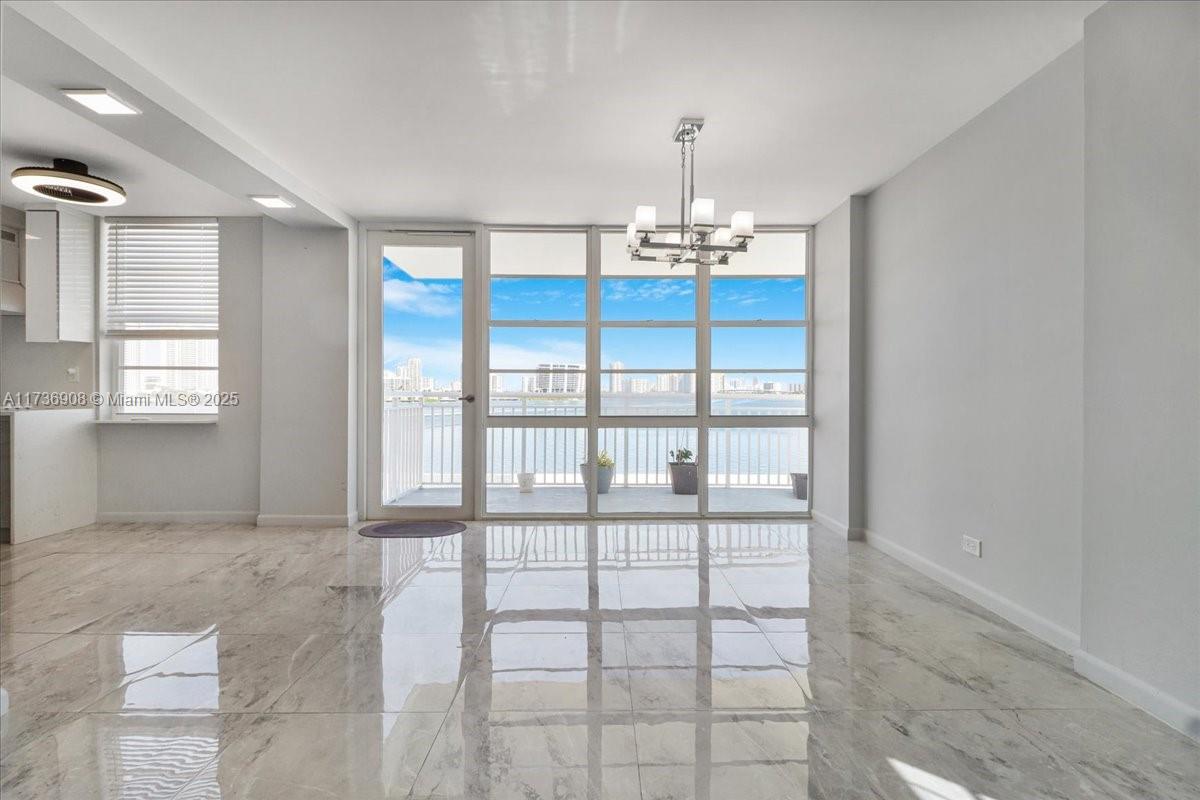 WINSTON TOWERS 500 CONDO - Residential