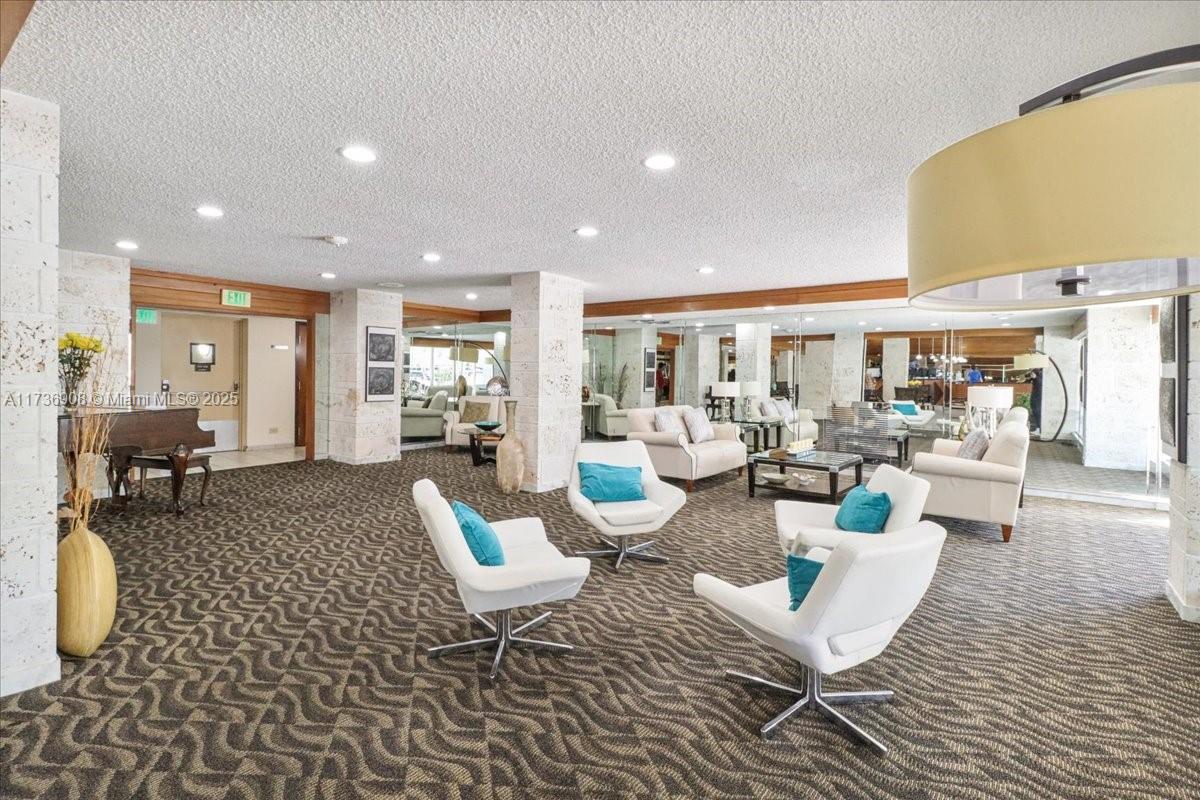 WINSTON TOWERS 500 CONDO - Residential