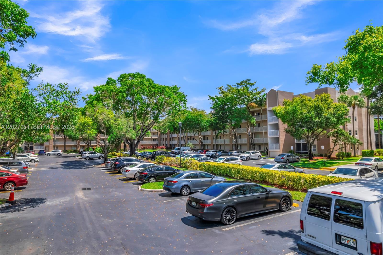 WELDON CONDOMINIUM G - Residential