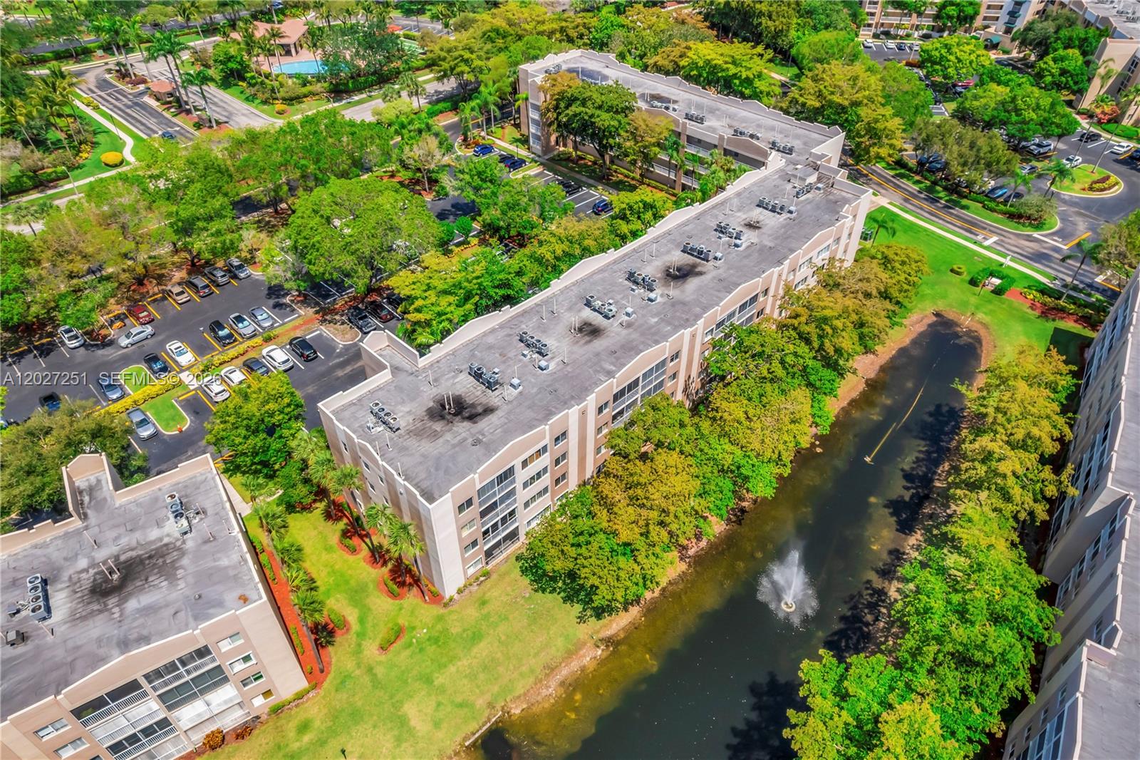 WELDON CONDOMINIUM G - Residential