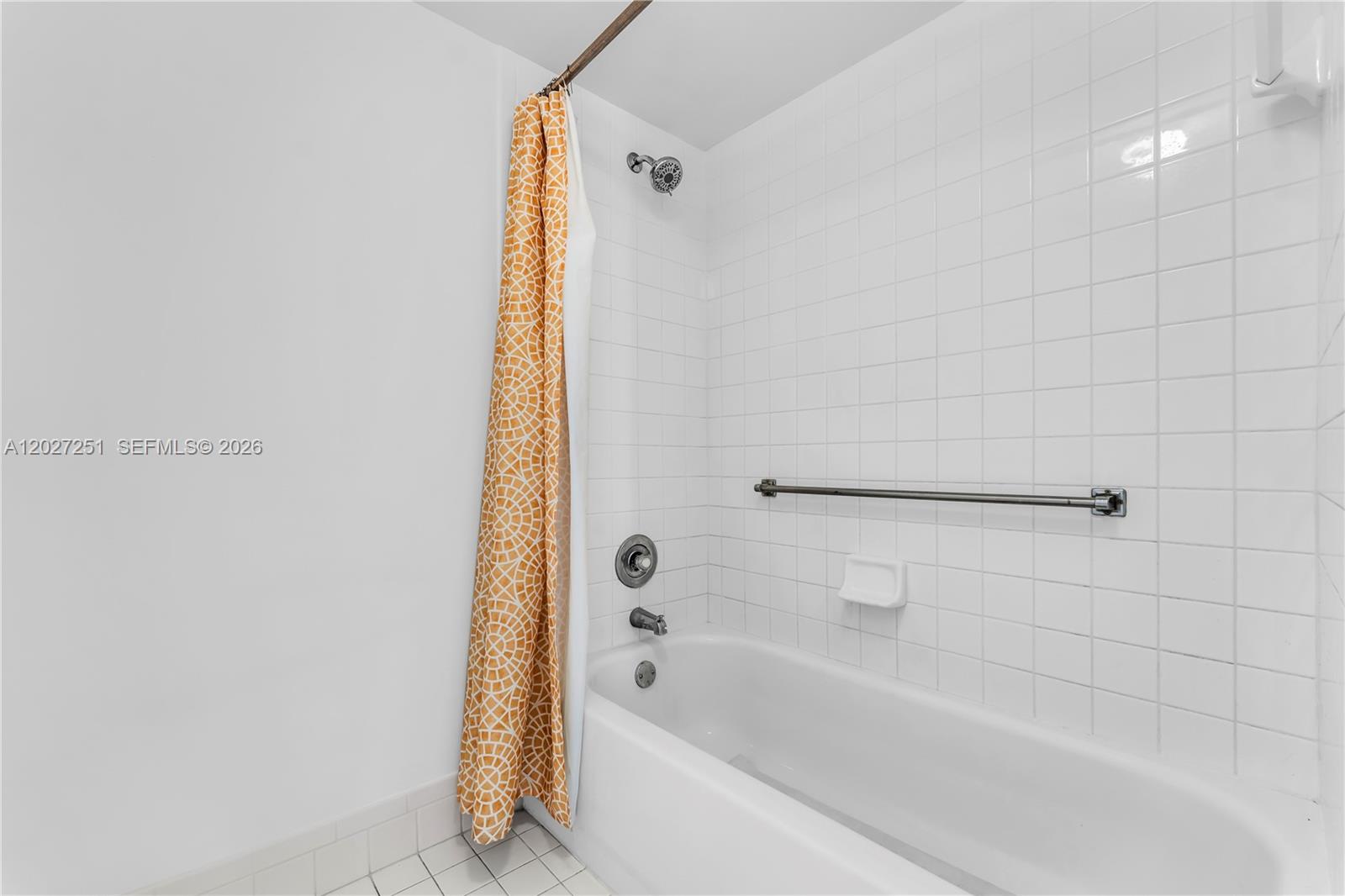 WELDON CONDOMINIUM G - Residential