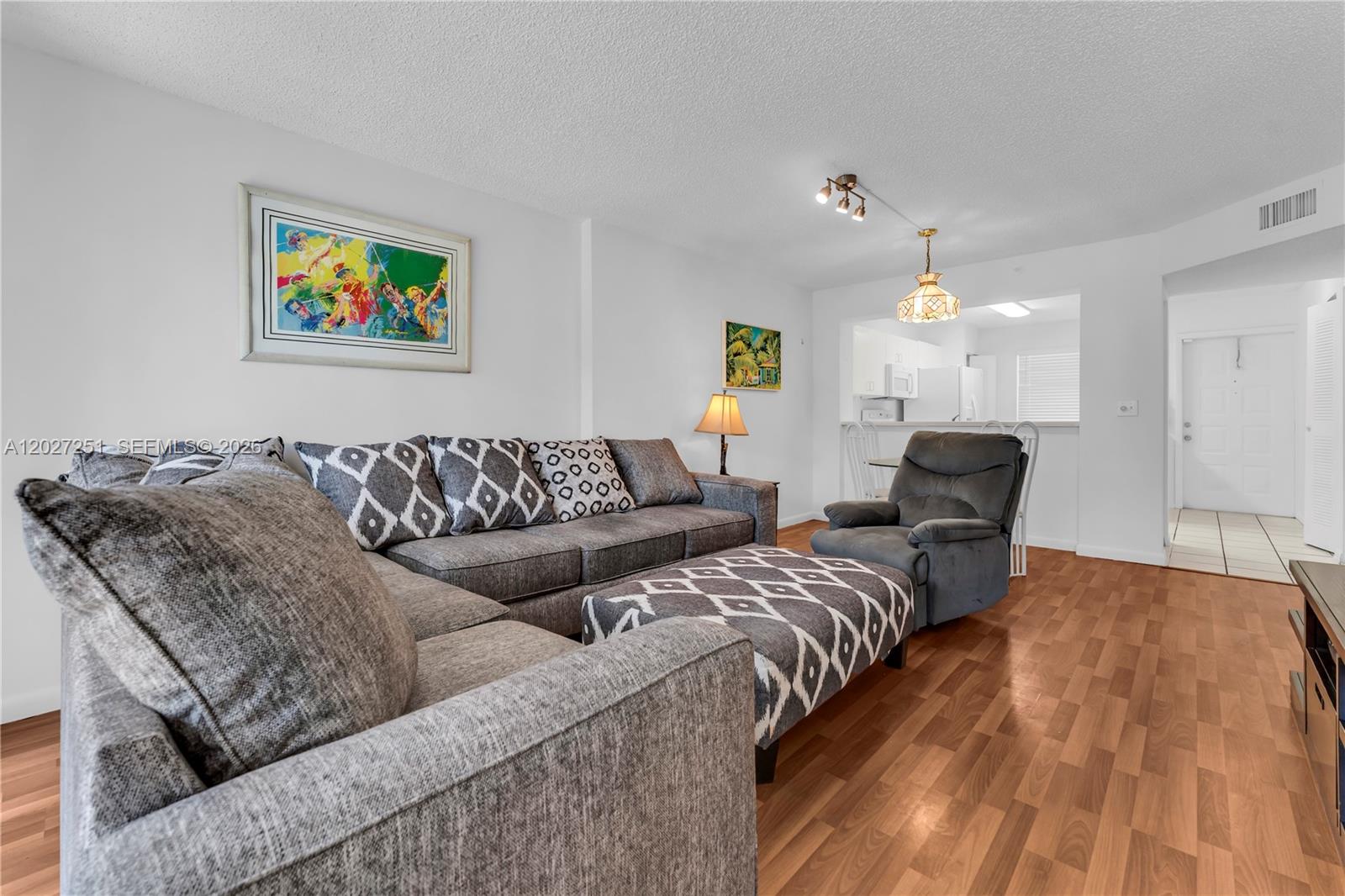 WELDON CONDOMINIUM G - Residential