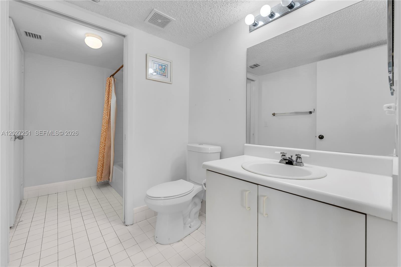 WELDON CONDOMINIUM G - Residential