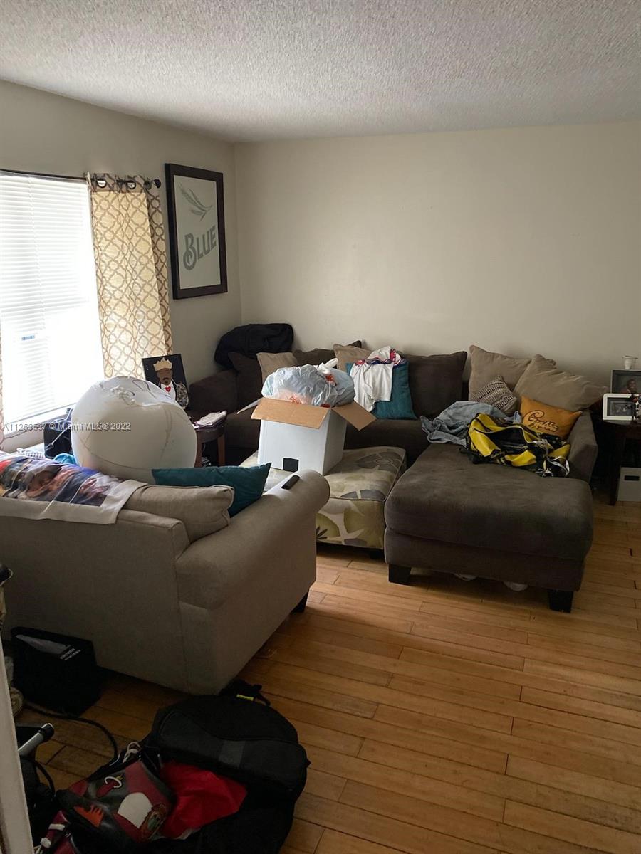 THE TWELVE CONDO - Residential