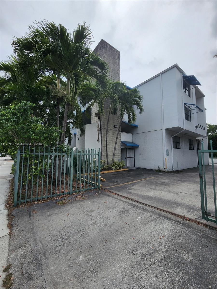 THE TWELVE CONDO - Residential