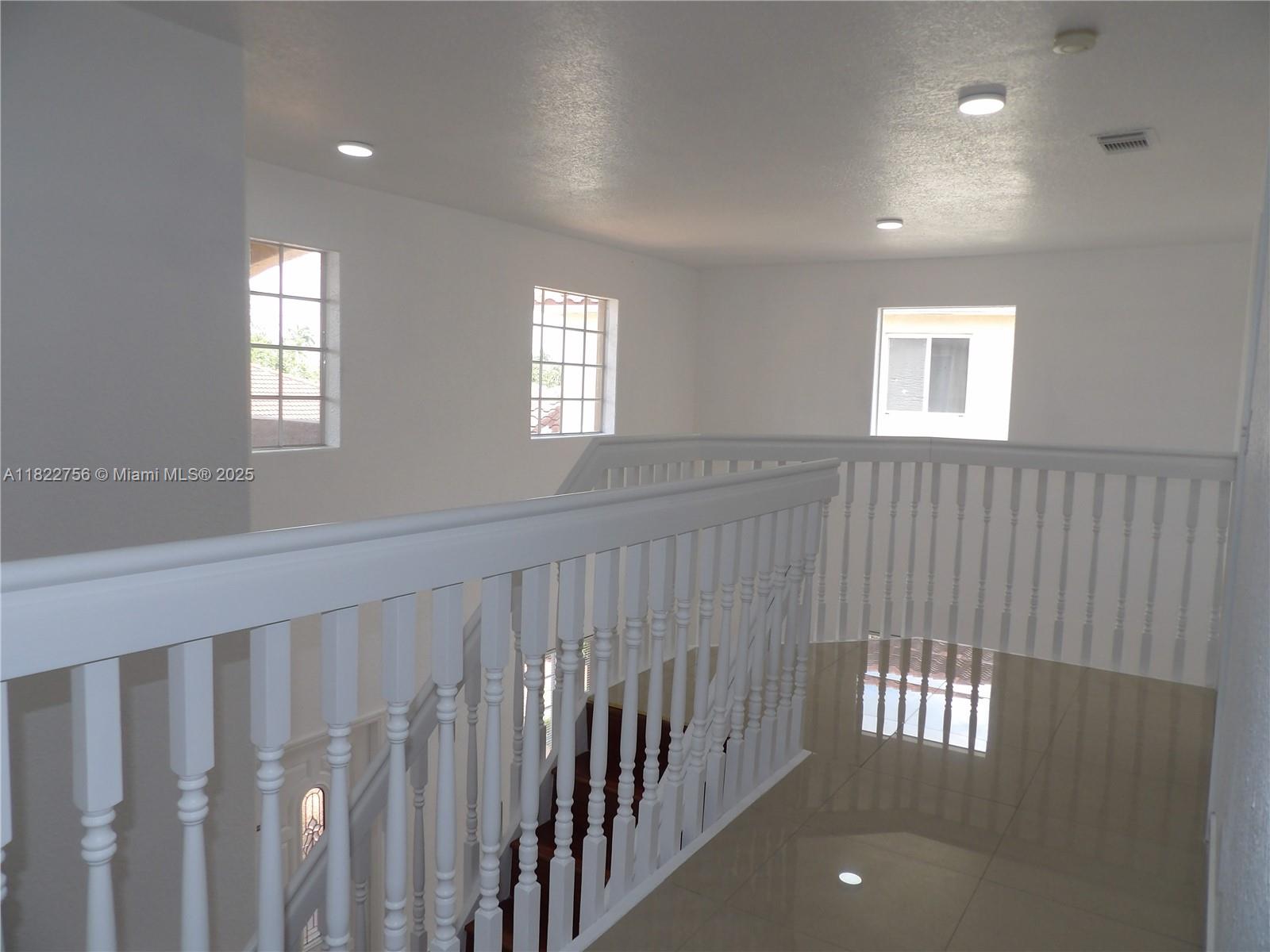 PELICANS POINT A T MILLER - Residential Lease