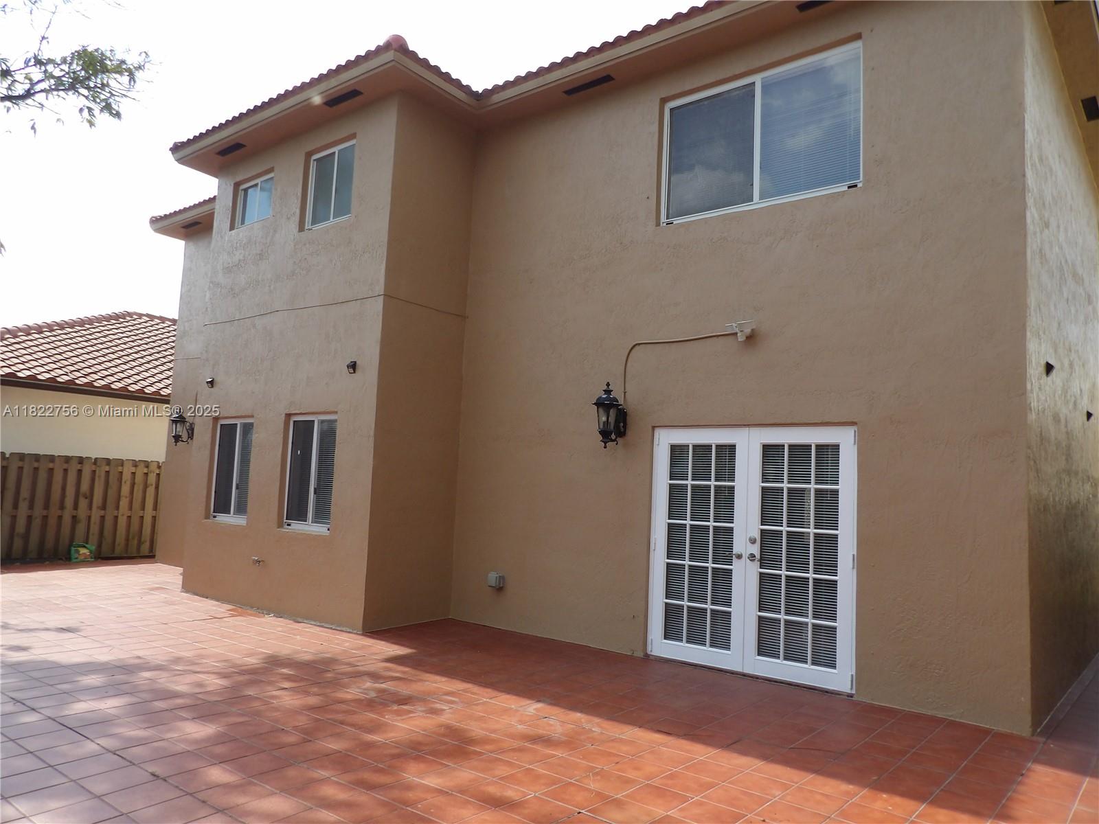 PELICANS POINT A T MILLER - Residential Lease