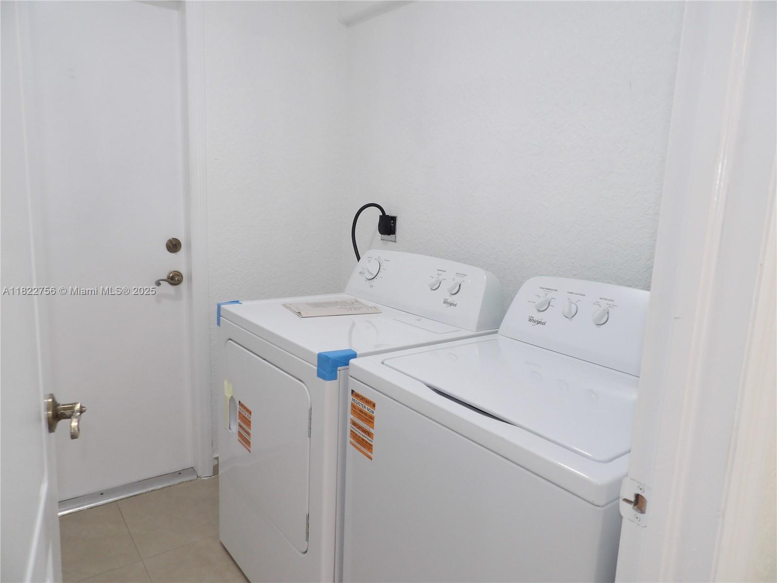 PELICANS POINT A T MILLER - Residential Lease
