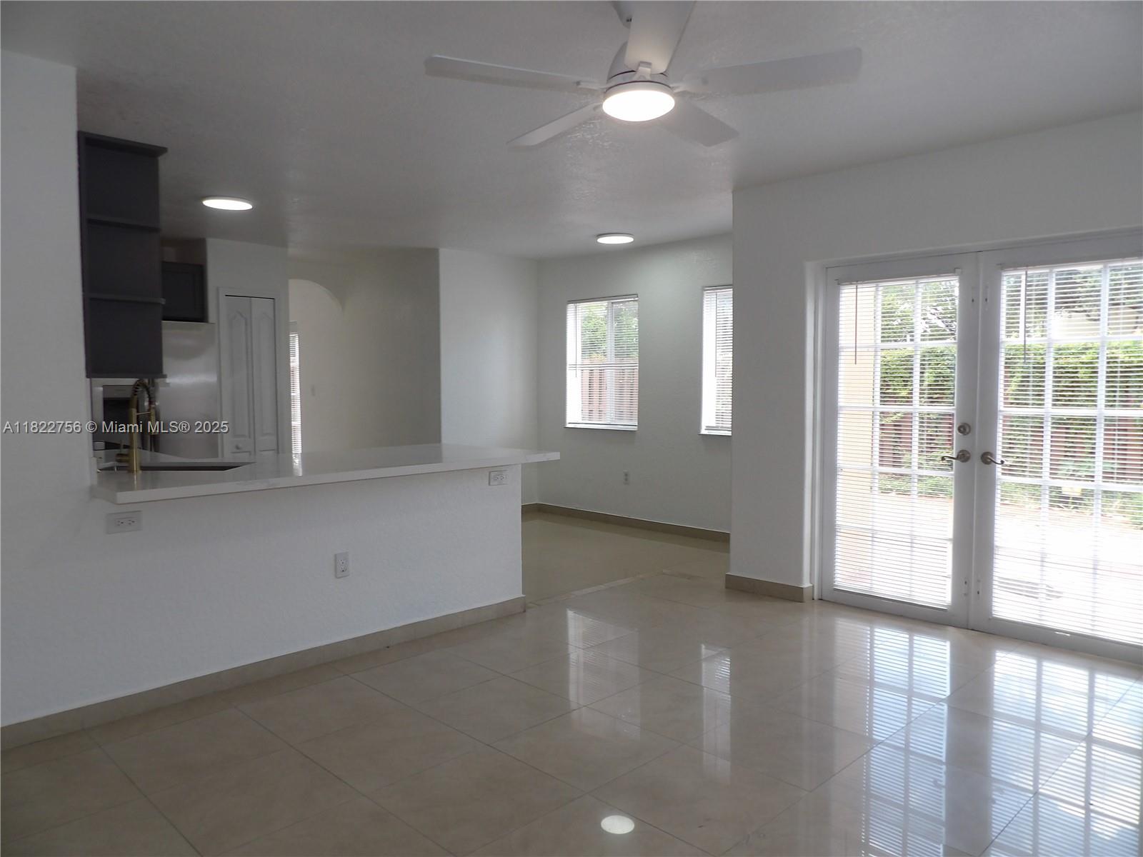 PELICANS POINT A T MILLER - Residential Lease