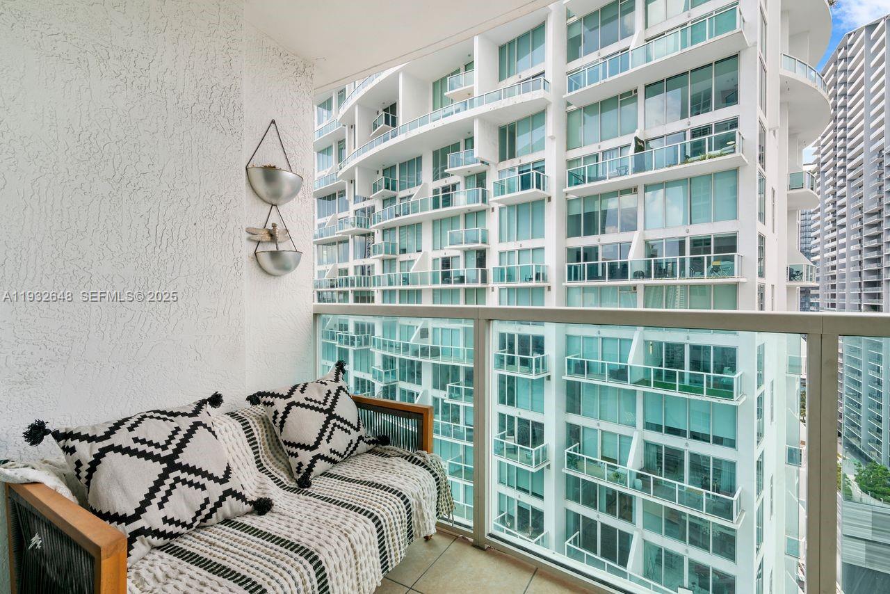 BRICKELL ON THE RIVER N T - Residential Lease