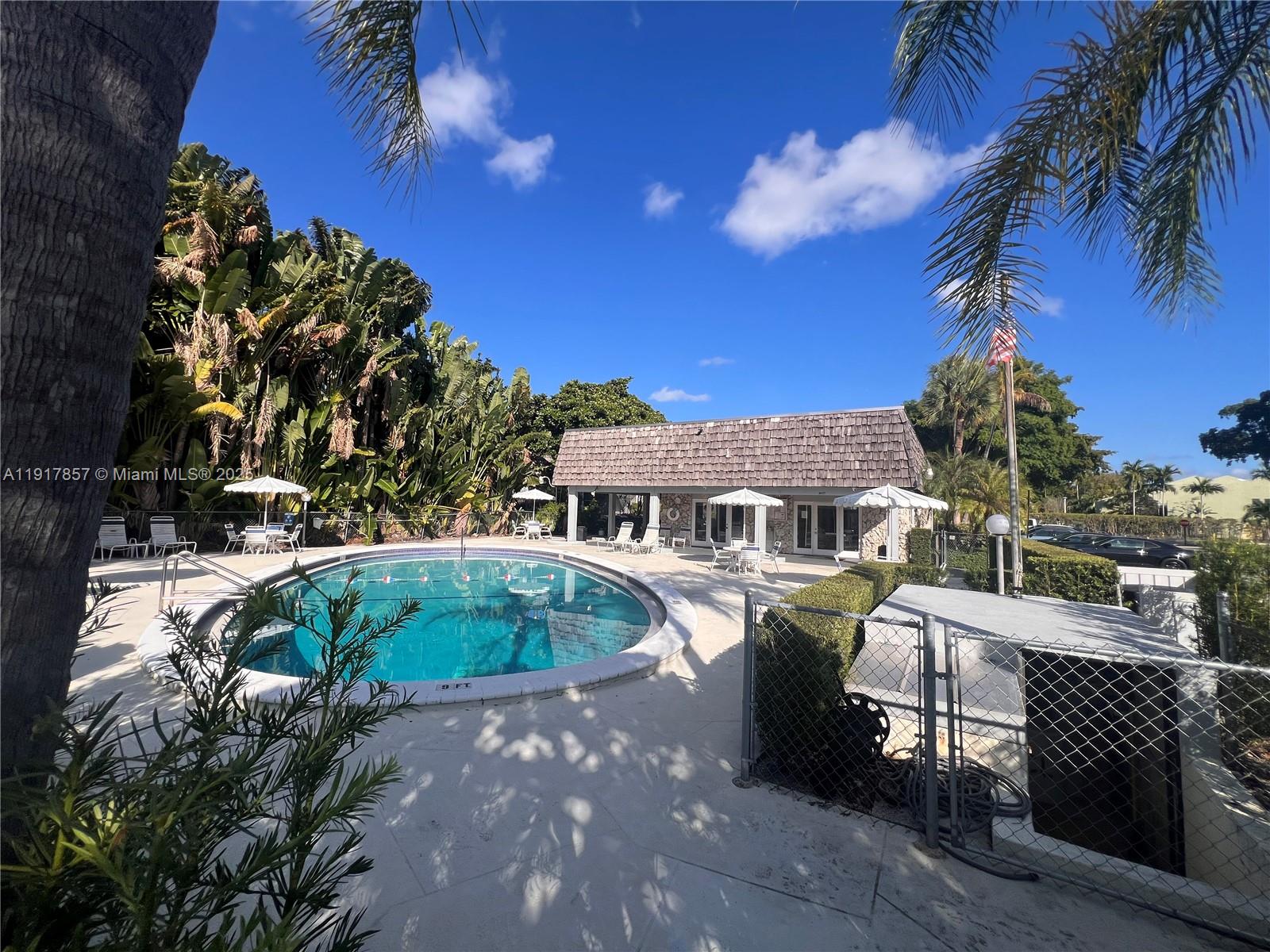 OAKLAND SHORES CONDOMINIU - Residential