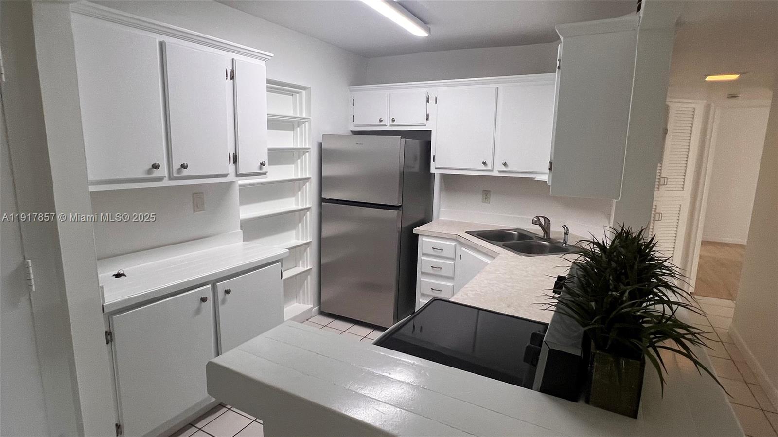 OAKLAND SHORES CONDOMINIU - Residential