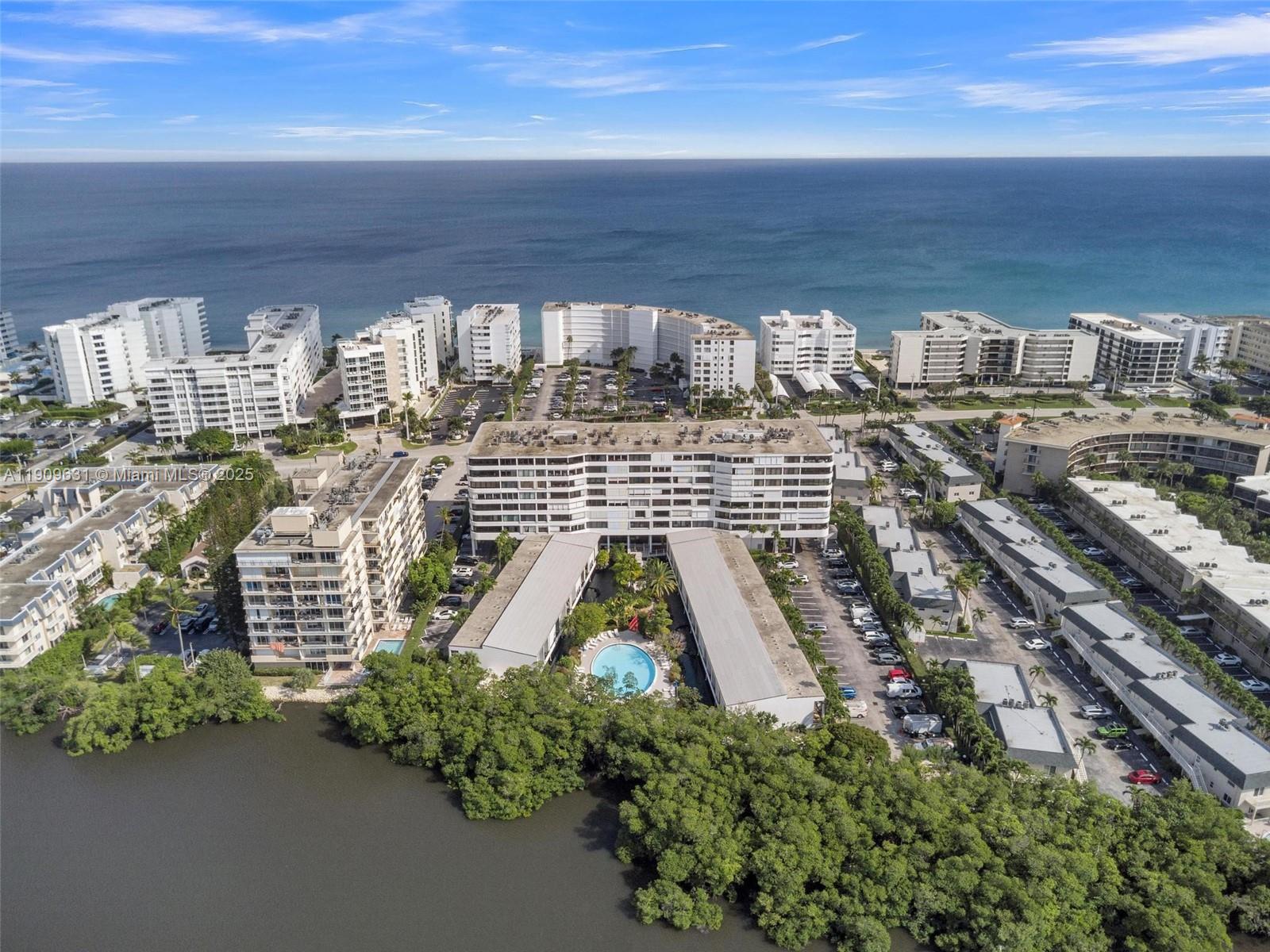 MAYFAIR HOUSE CONDO - Residential