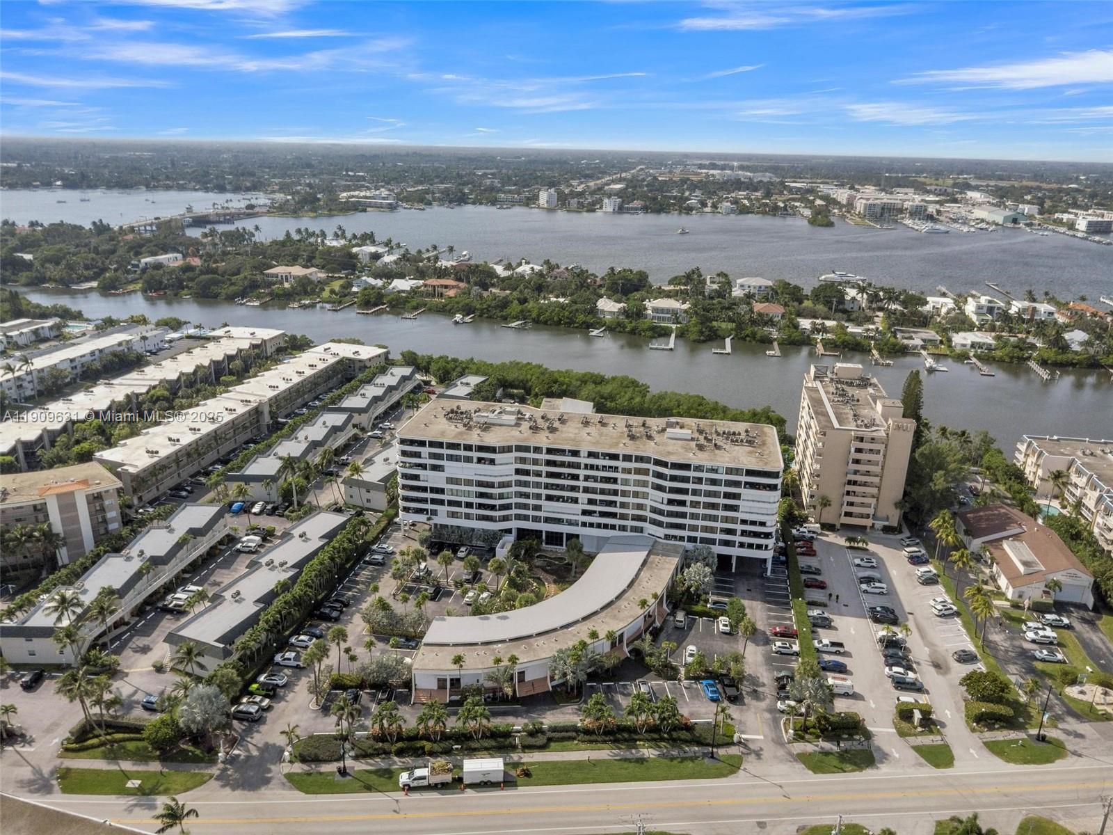 MAYFAIR HOUSE CONDO - Residential