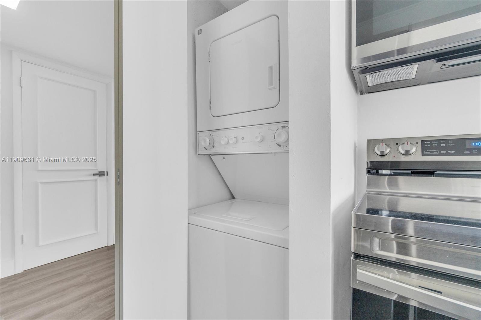 MAYFAIR HOUSE CONDO - Residential