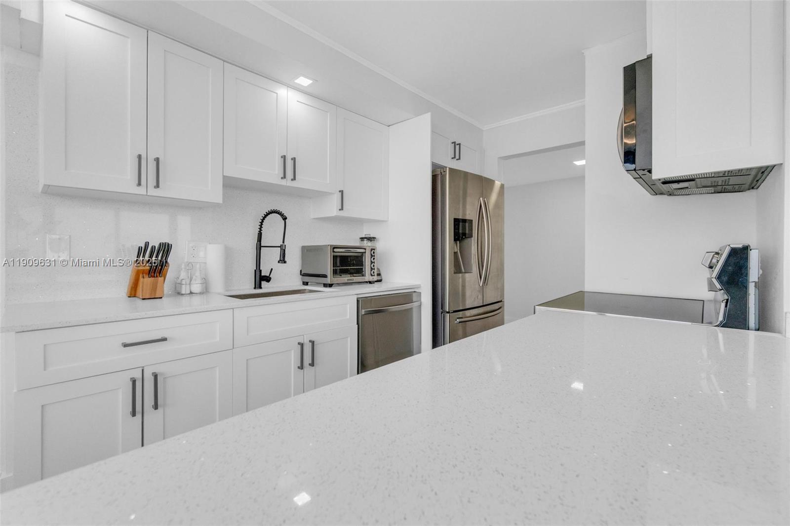 MAYFAIR HOUSE CONDO - Residential