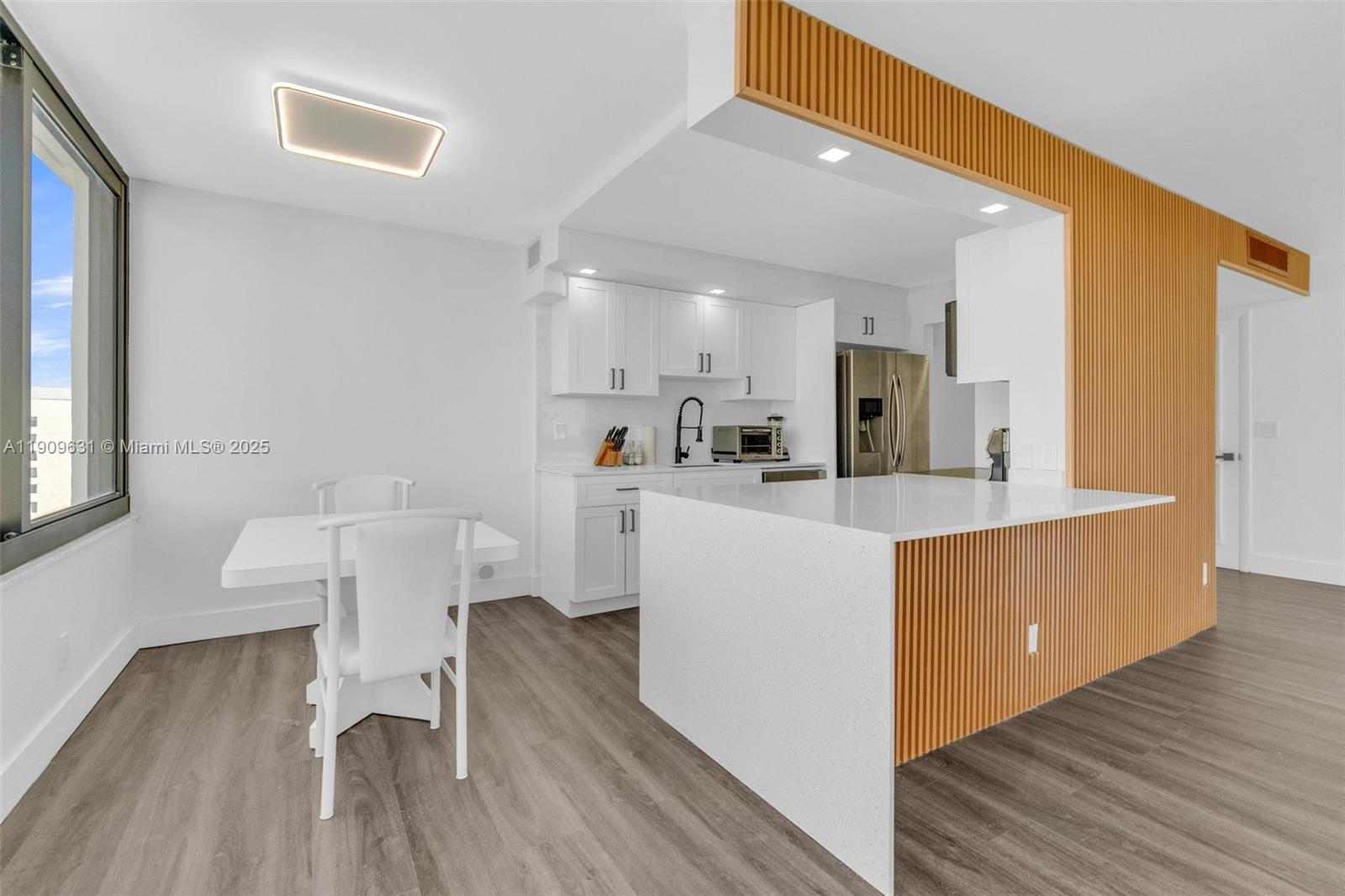 MAYFAIR HOUSE CONDO - Residential