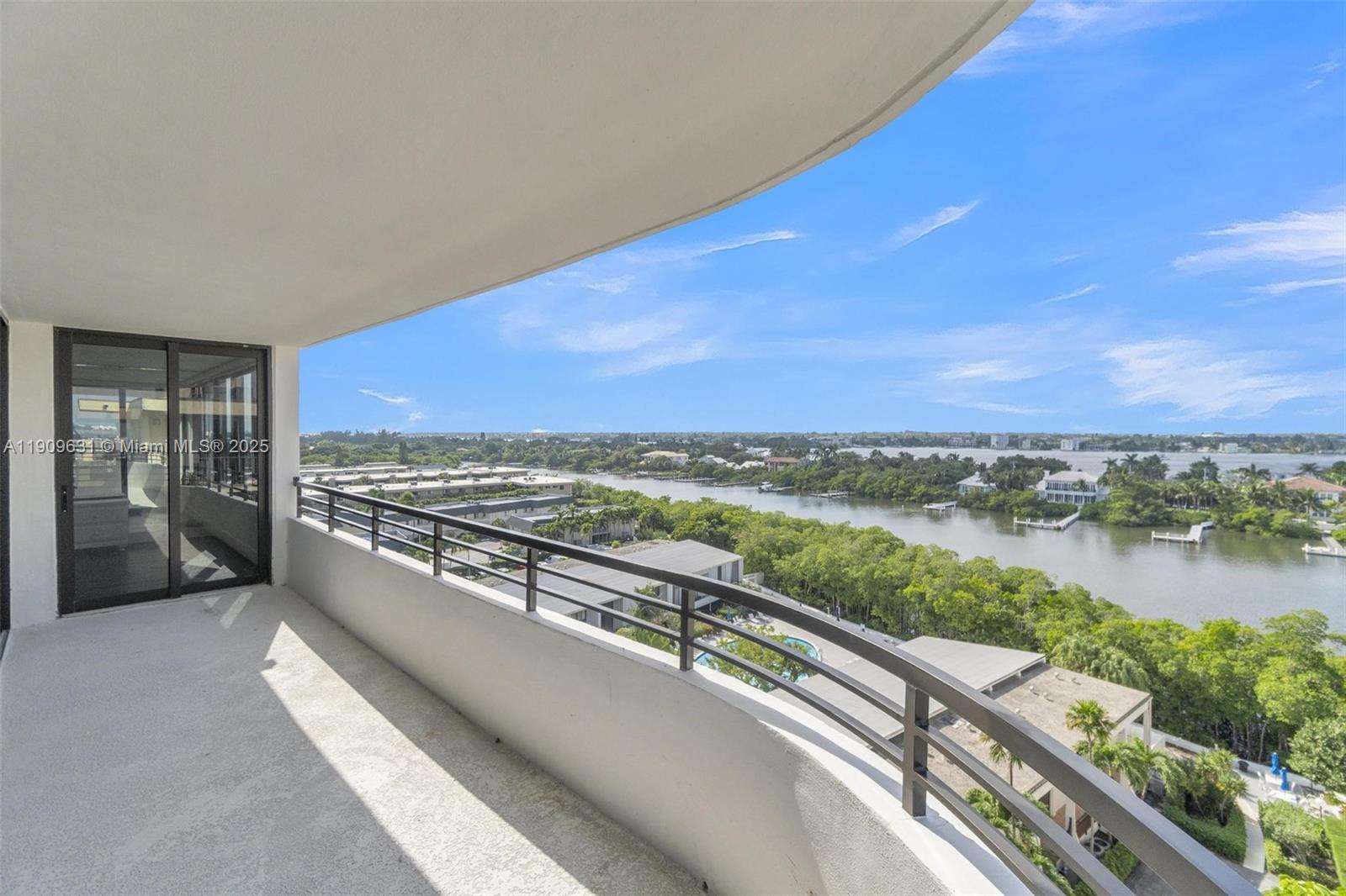 MAYFAIR HOUSE CONDO - Residential