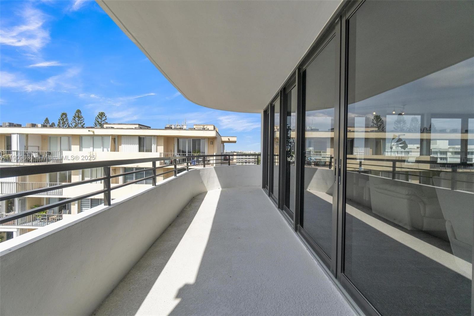 MAYFAIR HOUSE CONDO - Residential