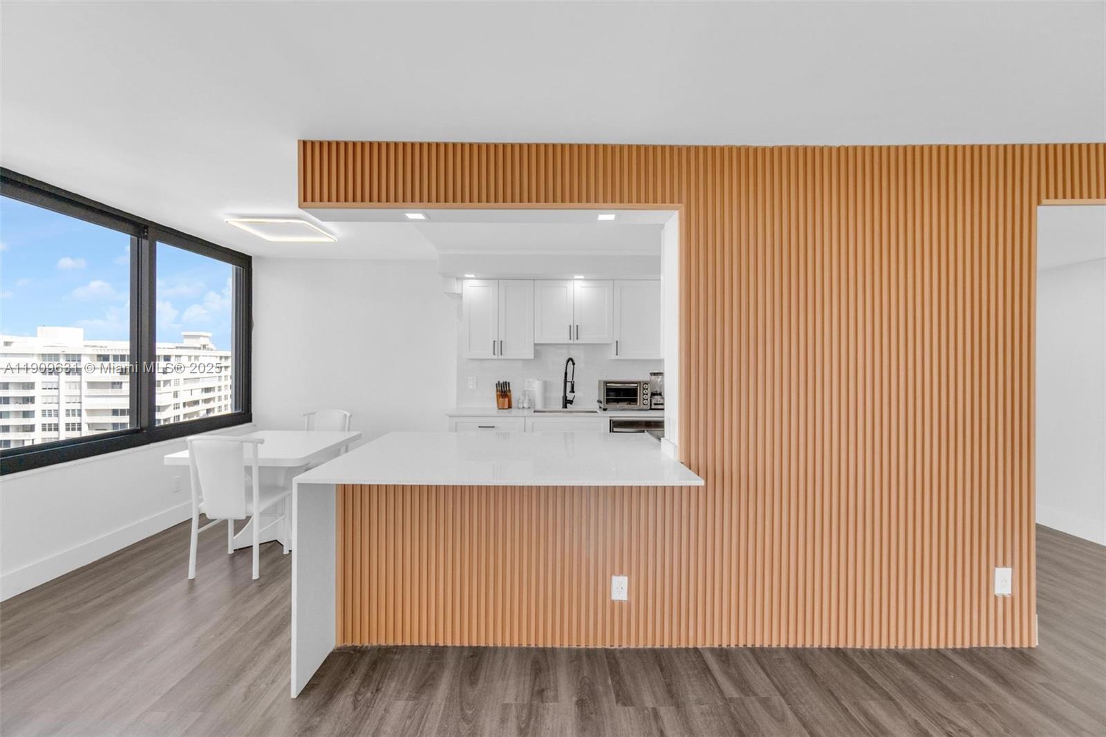 MAYFAIR HOUSE CONDO - Residential