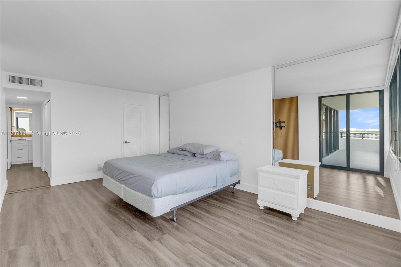 MAYFAIR HOUSE CONDO - Residential