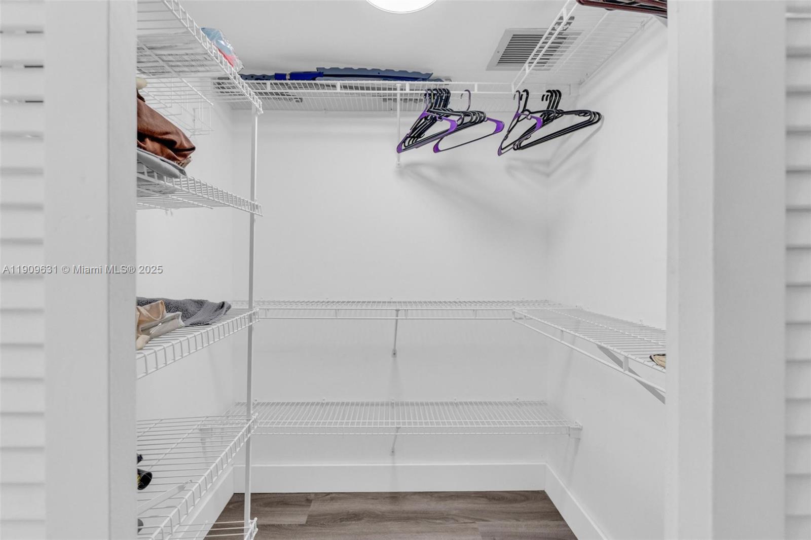 MAYFAIR HOUSE CONDO - Residential