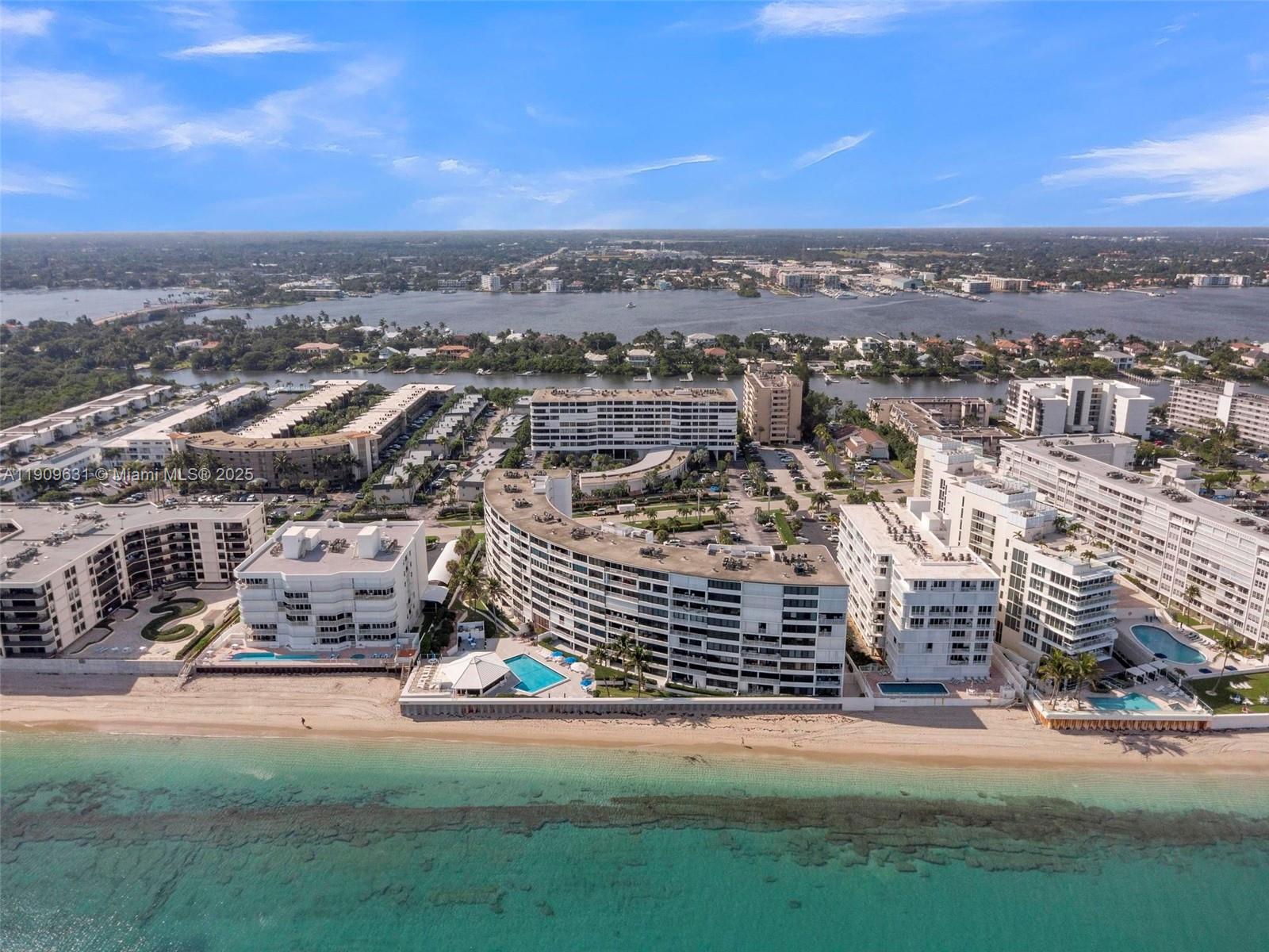 MAYFAIR HOUSE CONDO - Residential