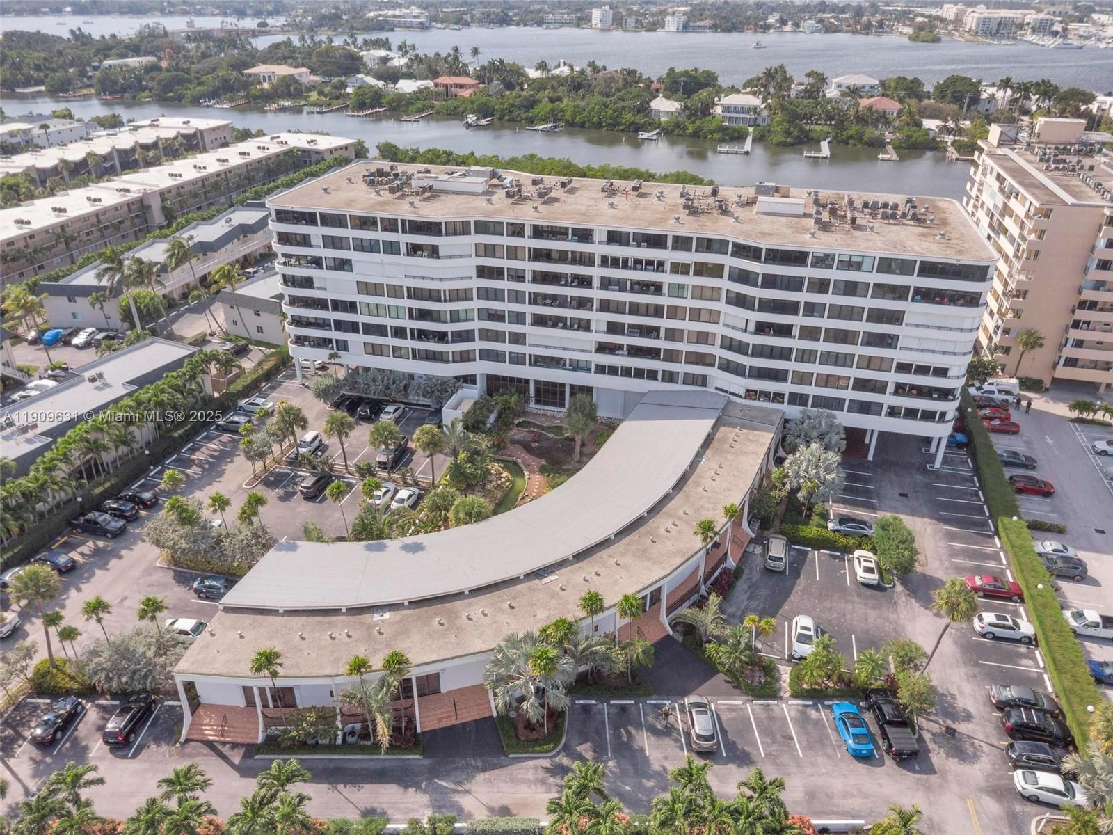 MAYFAIR HOUSE CONDO - Residential