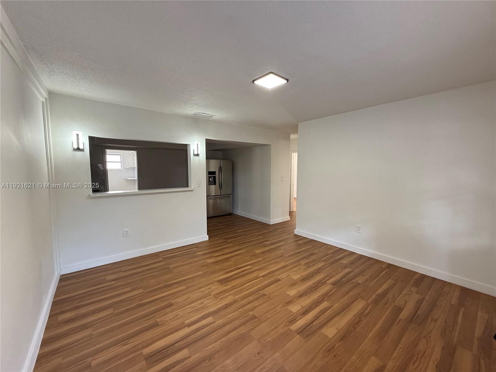 DRIFTWOOD PLAZA NO 3 - Residential Lease