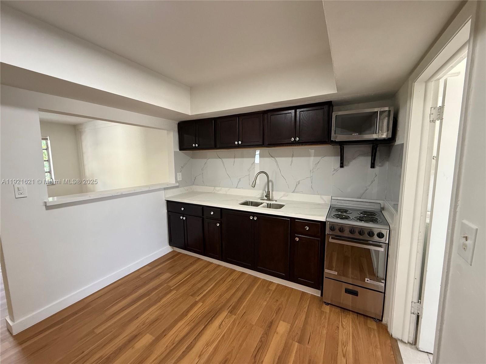 DRIFTWOOD PLAZA NO 3 - Residential Lease