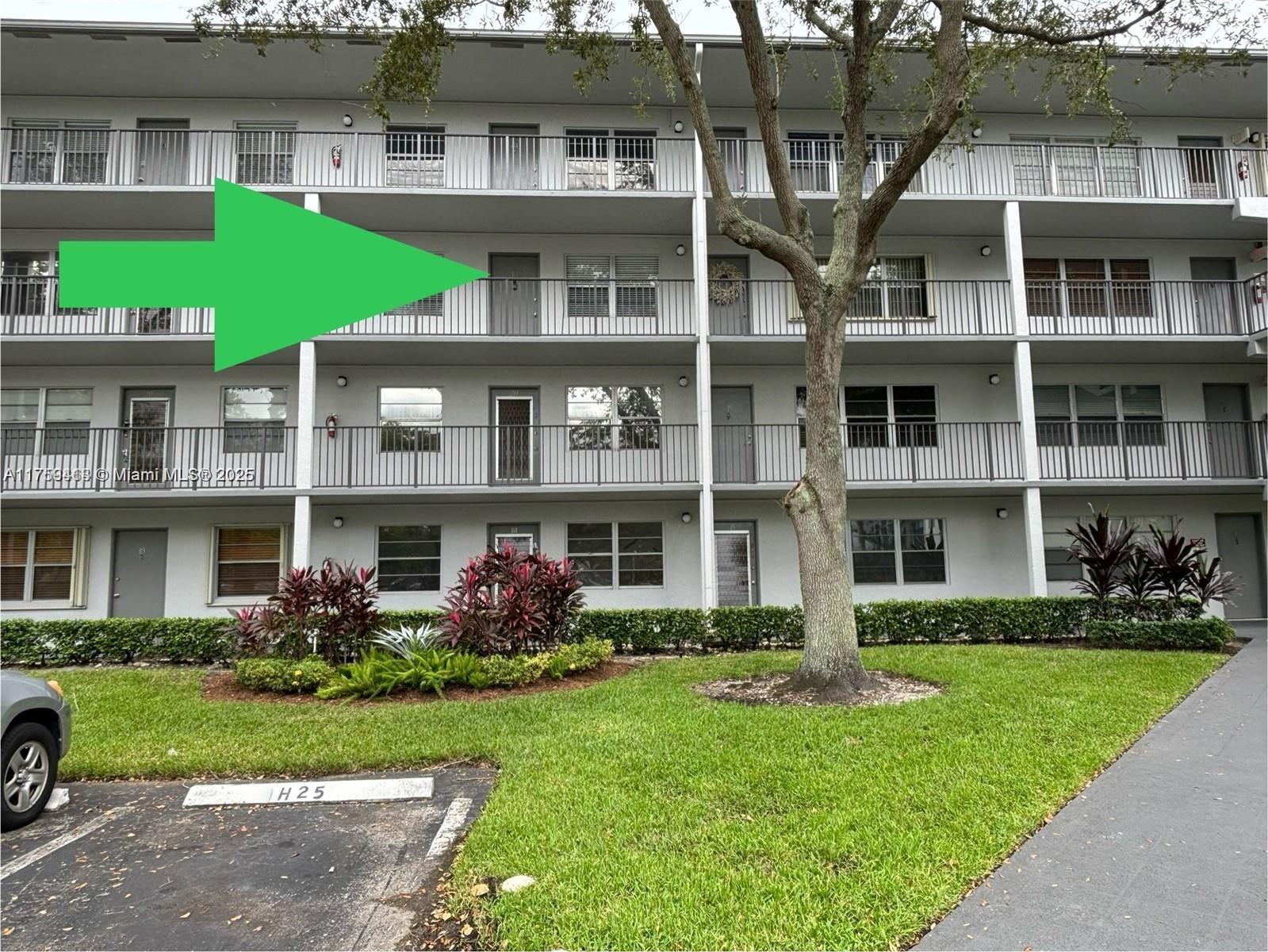 Property for Sale at 251 Sw 132nd Way 314H, Pembroke Pines, Miami-Dade County, Florida - Bedrooms: 2 
Bathrooms: 2  - $159,000